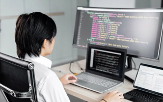 博尔塔拉 ,php声明和调用变量的符号是什么？